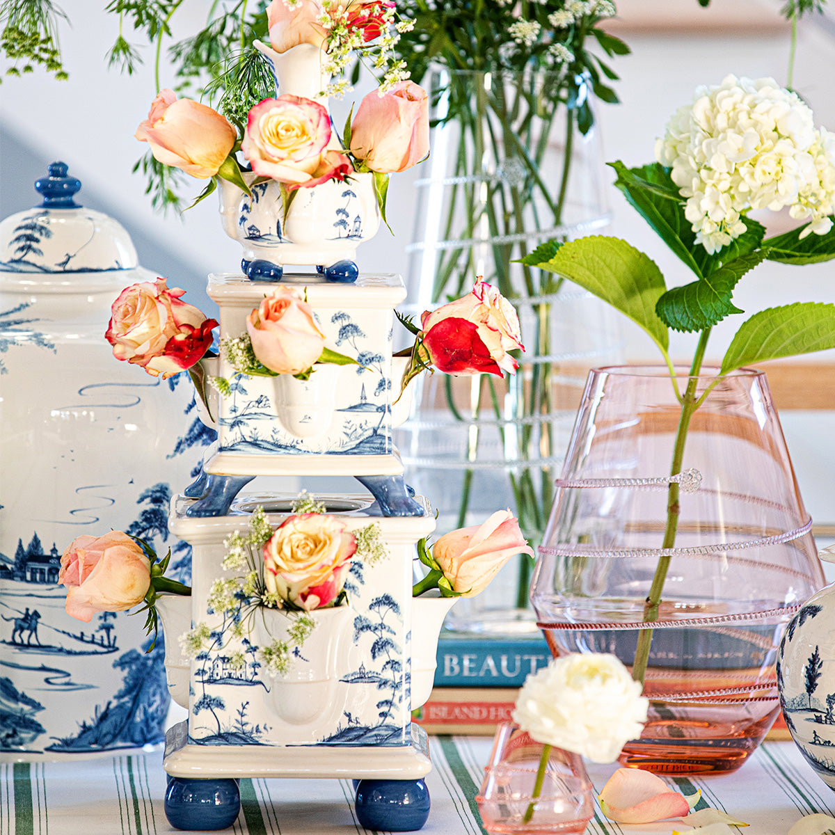 Country Estate Tulipiere Tower Set/3pc - Delft Blue - Detail