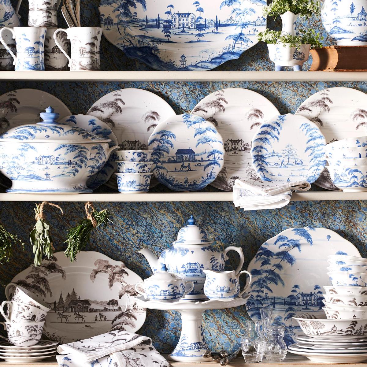 Country Estate Dinner Plate Set/4 - Delft Blue - Detail