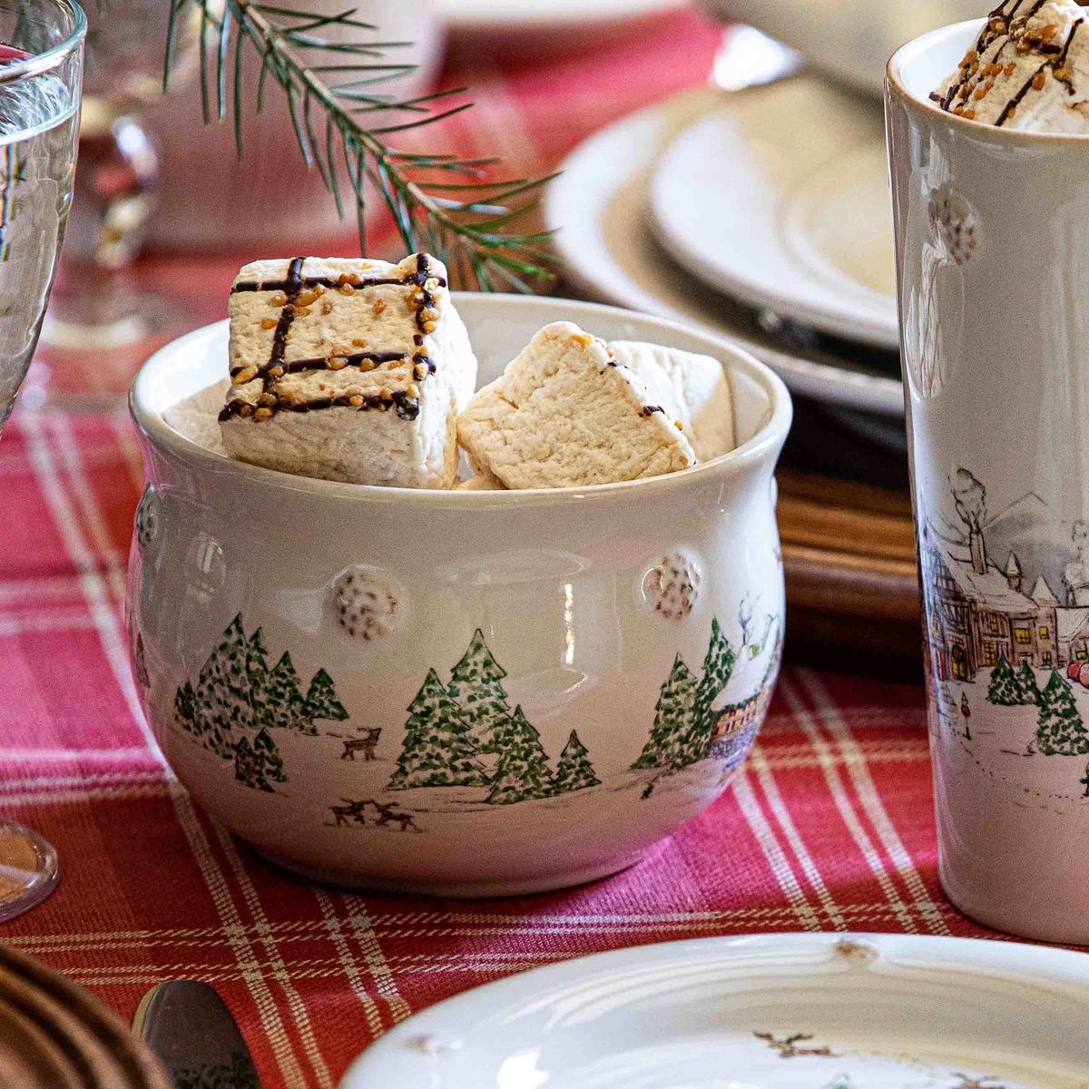 Berry & Thread North Pole Comfort Bowl Set/4 - Scale