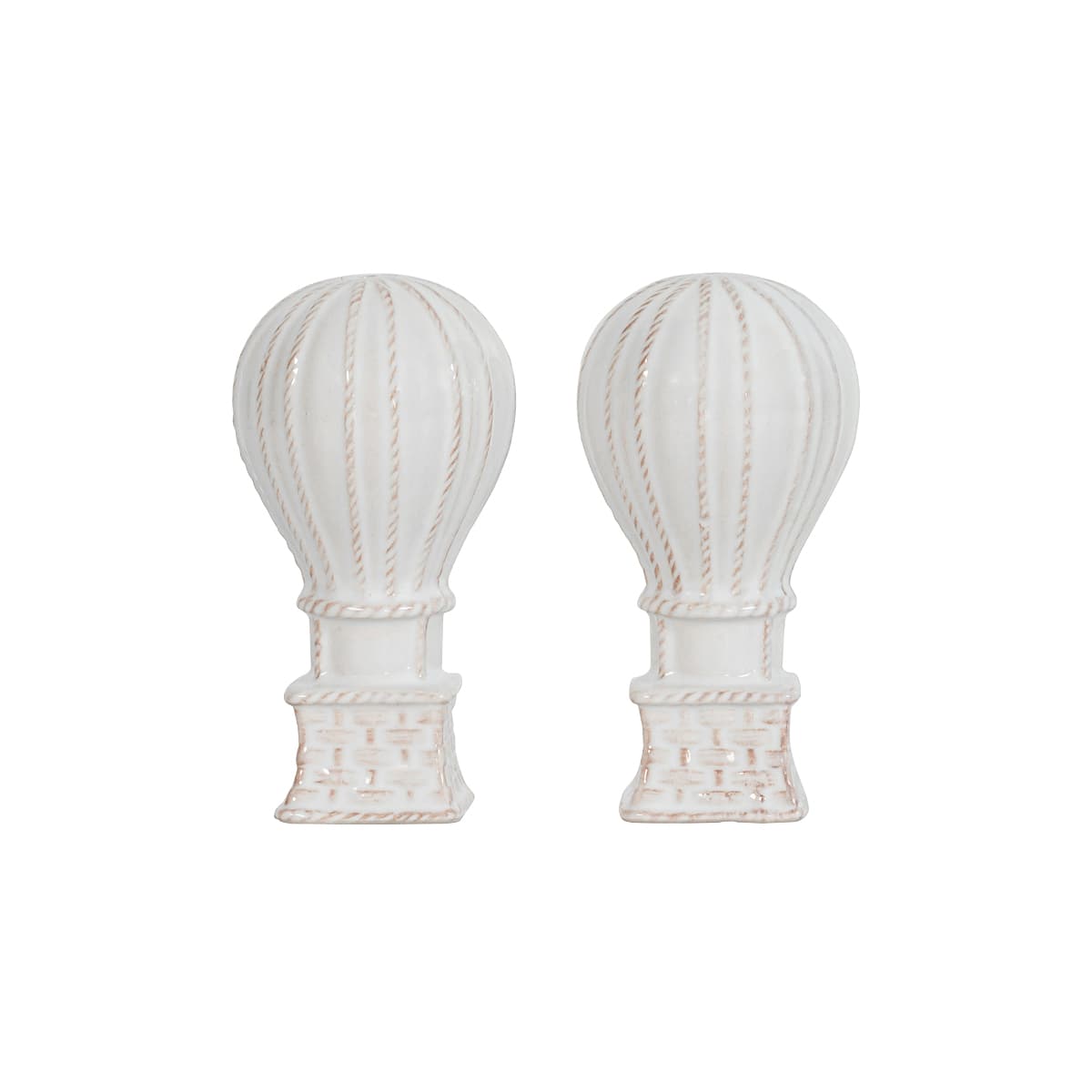 This irresistible pair of hot air balloon salt and pepper shakers are sculptural little statement pieces in their own right, delivering a sense of whimsy and adventure to the table. Packaged in our signature Juliska gift box, it makes a heavenly present for any entertaining enthusiast.